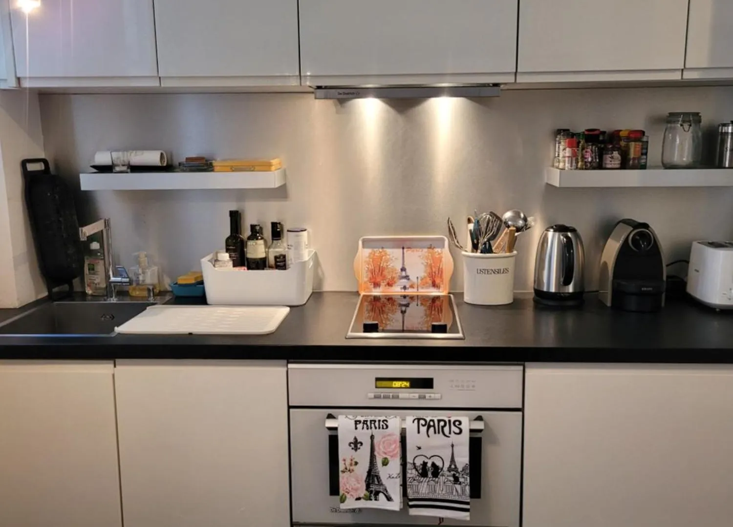Apartment Studio Calme Proche Montmartre Et Batignolles - Metro 13 Et 14 Paris France